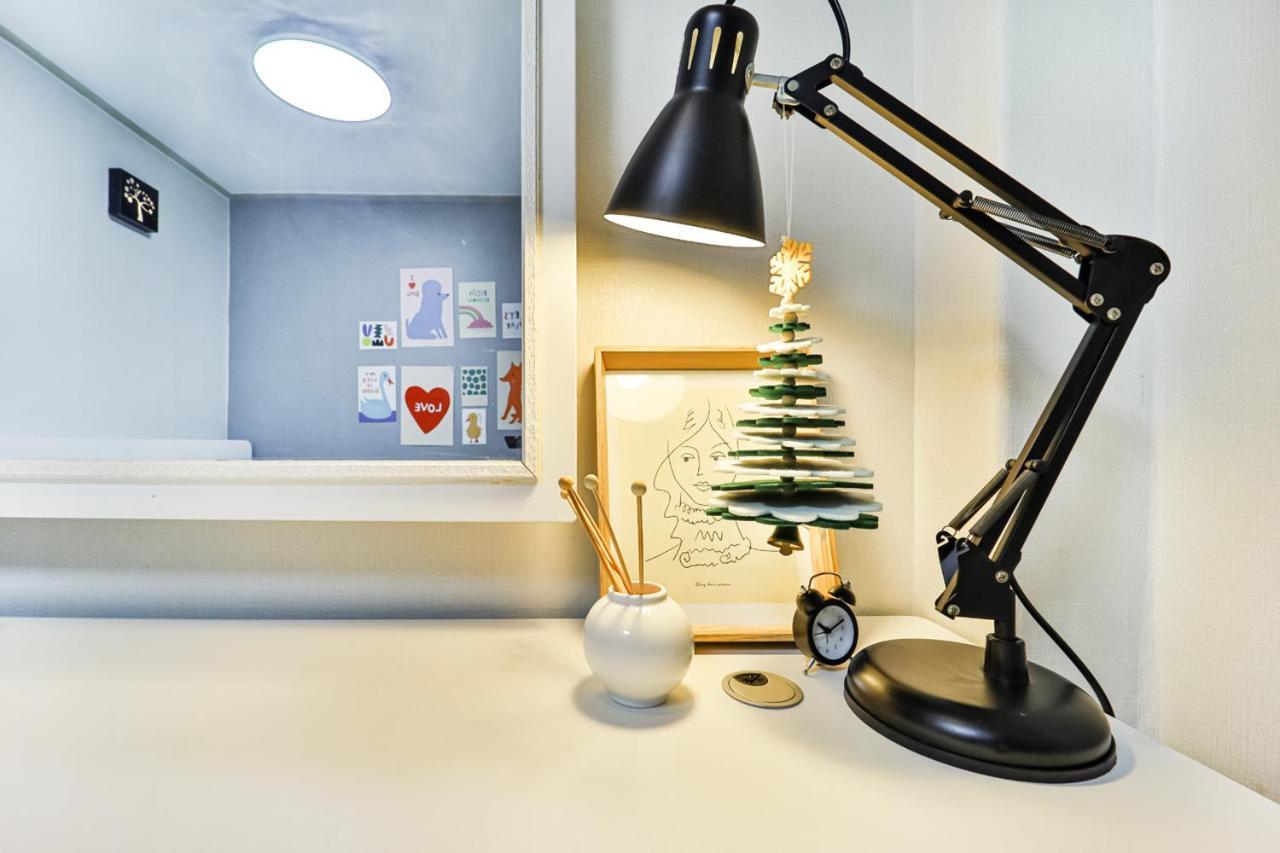 #hongdae 20min #gangnam 18min #sillim 3min #freeparking #airport Bus 5min Seul